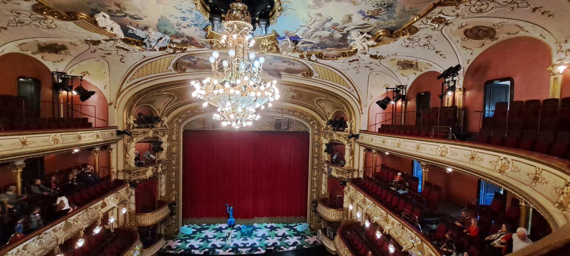 Theaterbesuch
