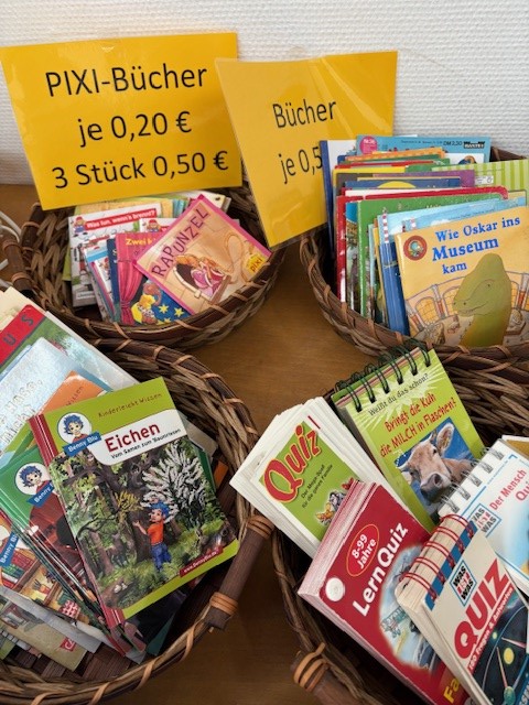 Warentisch mit Kinderbüchern