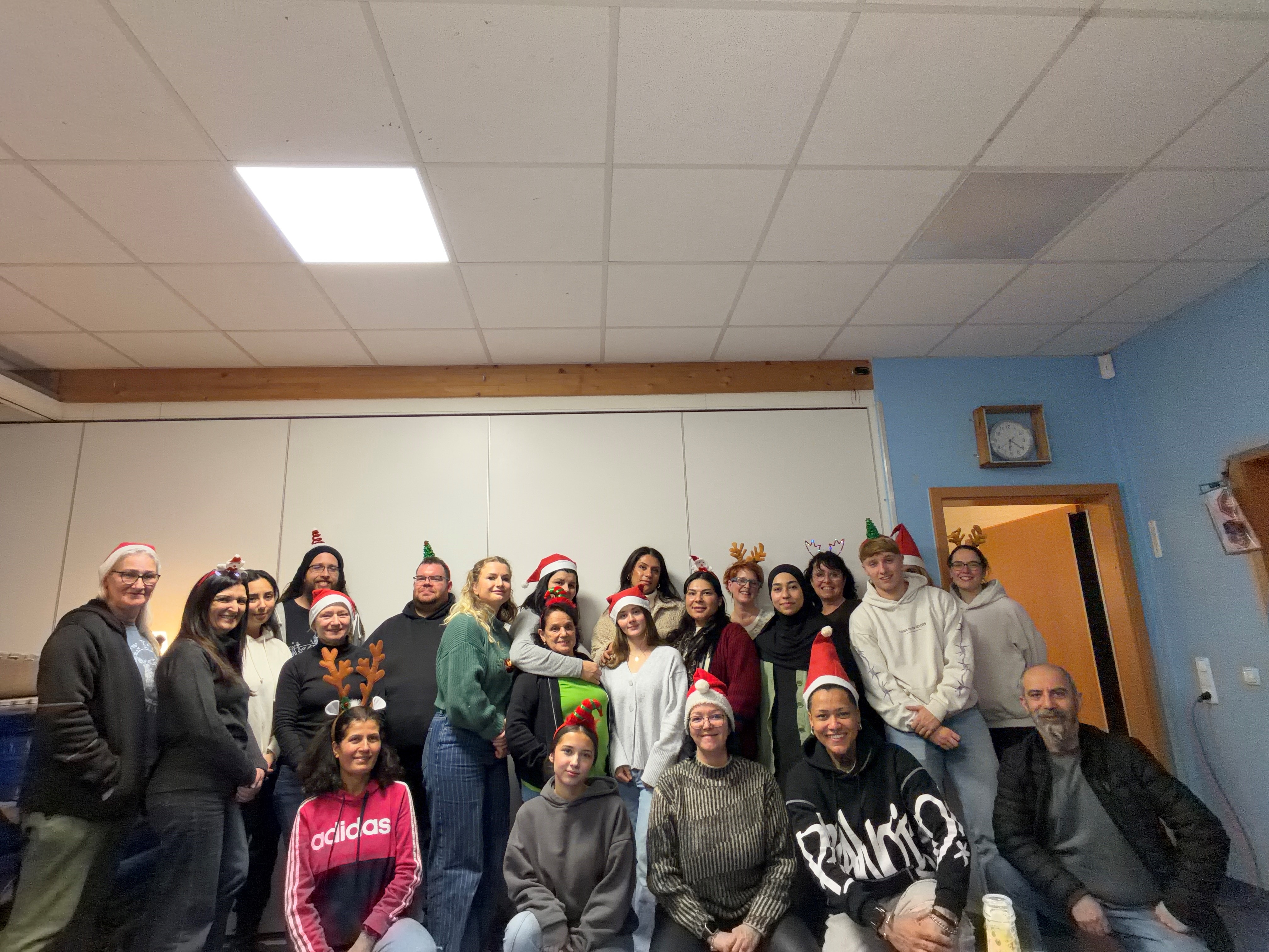 Gruppenbild des Personals des KiFaZ Sandweg