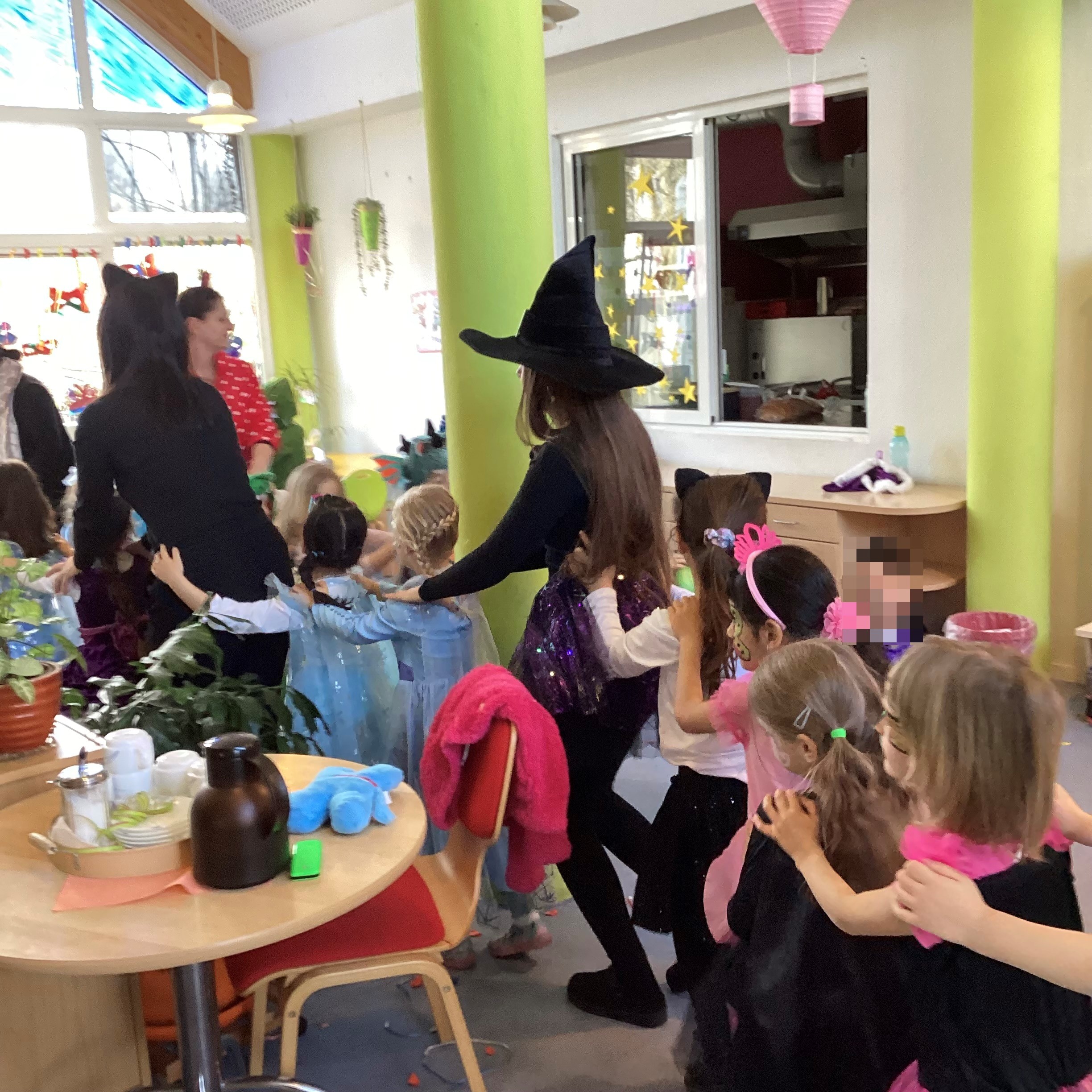 Eine Polonaise durch die KiTa