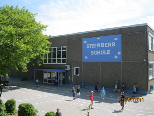 Bild des Außenbereichs der Steinbergschule