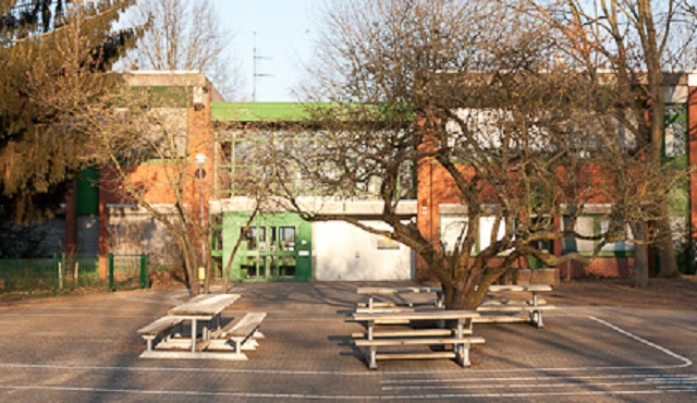 Bild des Außenbereichs der Goldbornschule